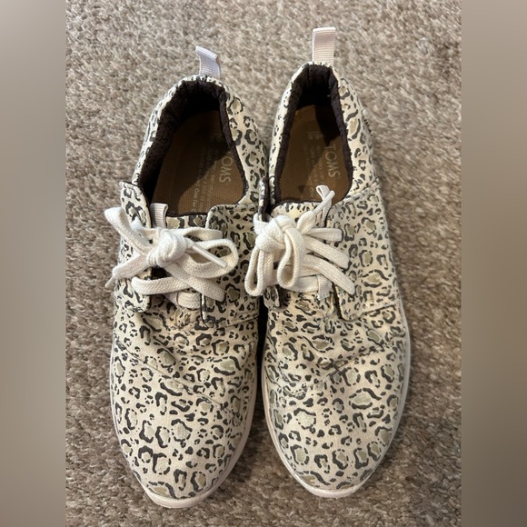 Womens Toms sneakers, size 6.5 - Picture 1 of 1